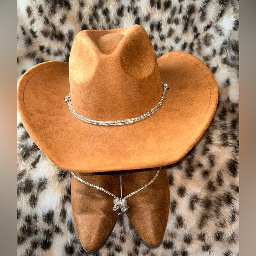 Brown Faux Suede Cowboy Hat with Silver Bling Accents and Size 7 Boots -BUNDLE- - Picture 2 of 15